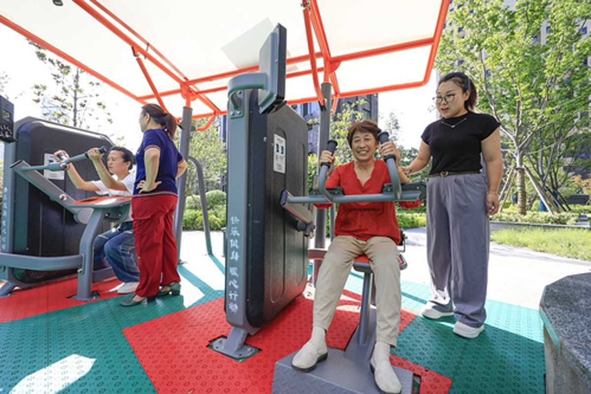 चीनी लोगों में घूमने-फिरने और पैदल चलने का चलन बढ़ा